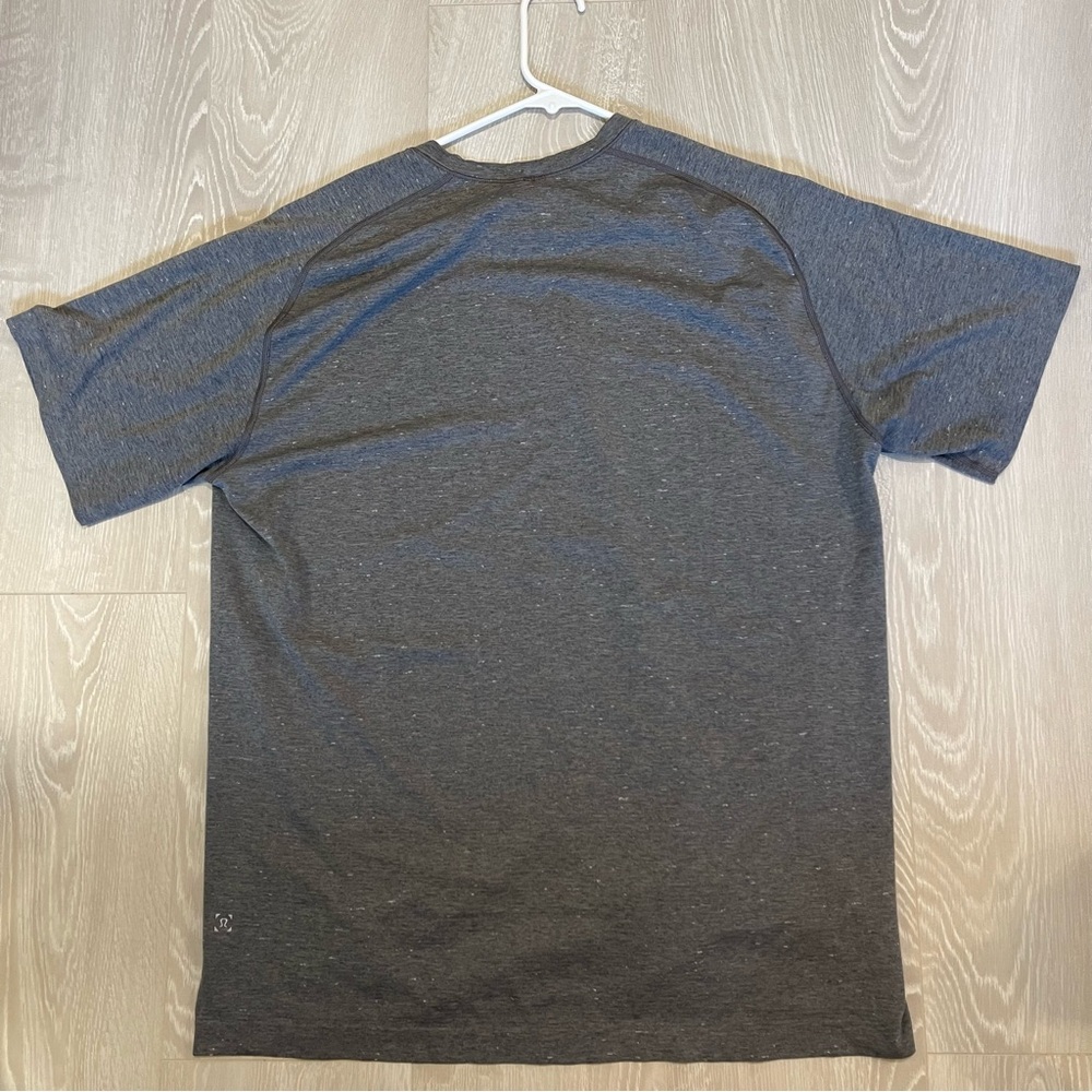 Lululemon Men’s Metal Vent Tee Shirt, size XXL, Gray - Picture 14 of 16